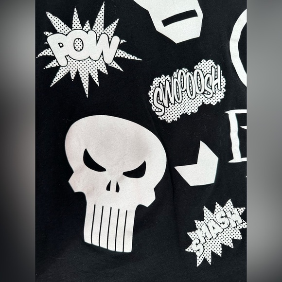 Black and white Marvel Avengers Unisex Graphic Tee - Picture 5 of 6